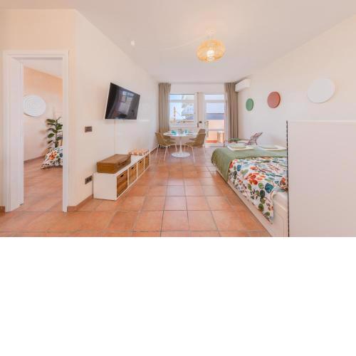 NEW: Top located with ocean view