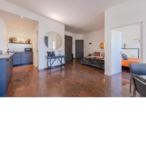 NEW: Top located with ocean view