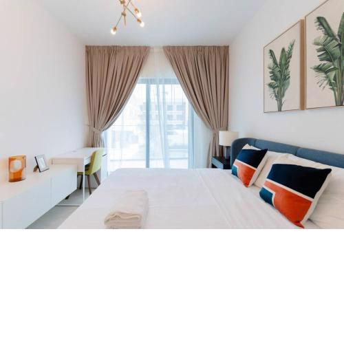New unit l Pool View l Easy Exit