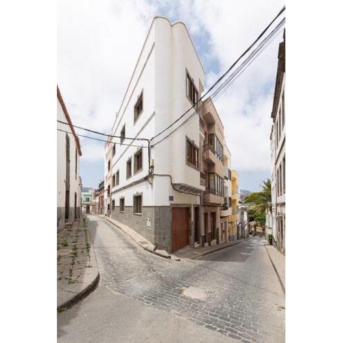 NEW Whole building for 8 with rooftop and garage in Arucas