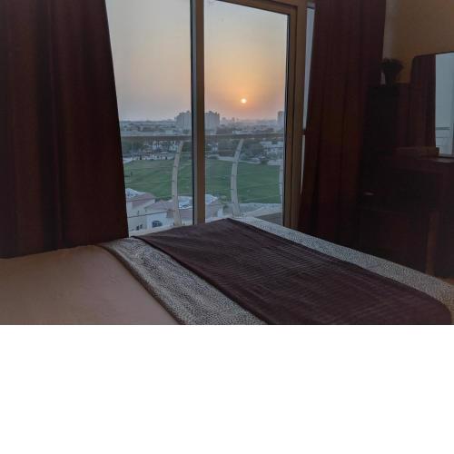 Newly Furnished Studio with Golf views and Gym