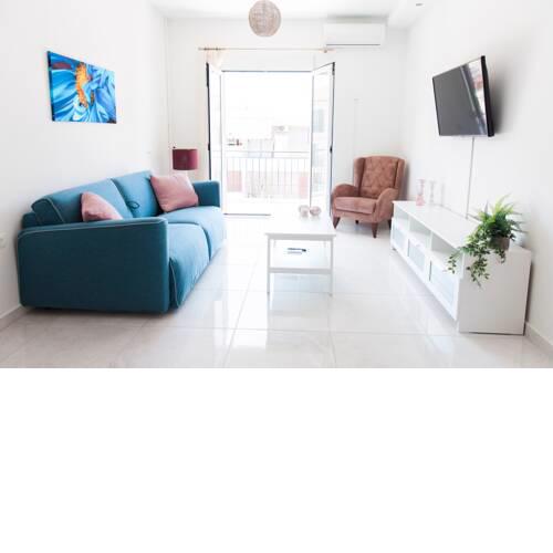 Newly renovated 2BR Near Lefkas town - 5 Min walk