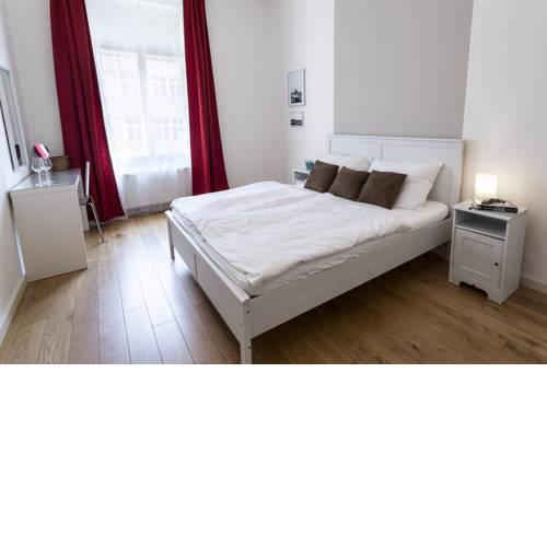 Newly Renovated Bright Apartment in Prague