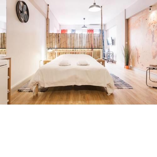 Newly renovated, centrally located near Acropolis