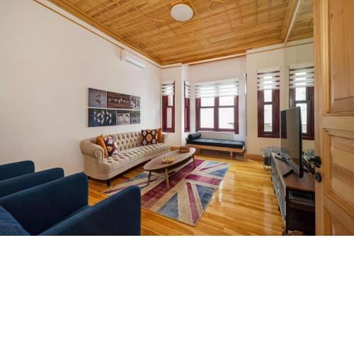 Newly Renovated Lavish Historic 6br House! #102