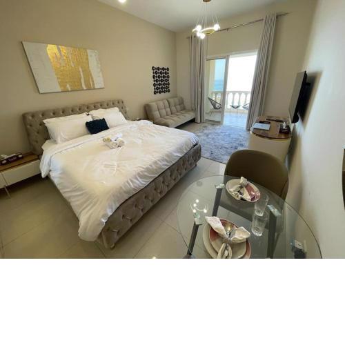 Newly renovated Sea View Studio
