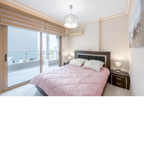 Next to Port 2 bdrm Spacious Apt