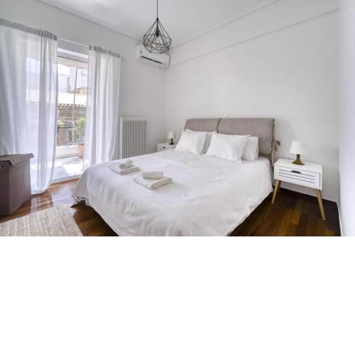 Nice and cozy 5 min from metro appt in central Athens