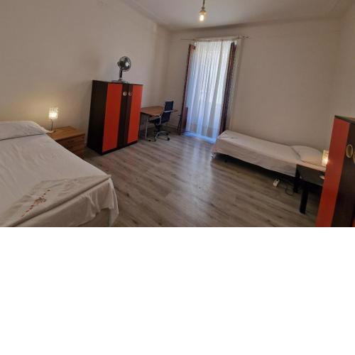 Nice and quiet city center shared room for women only