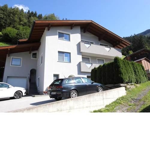 Nice apartment in a sunny quiet location near Mayrhofen