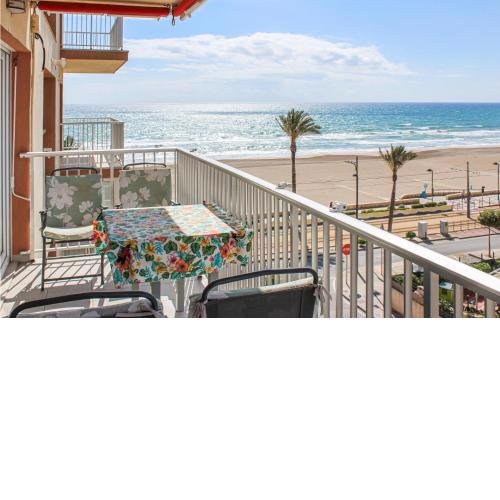 Nice apartment in El Campello with Outdoor swimming pool, WiFi and 3 Bedrooms