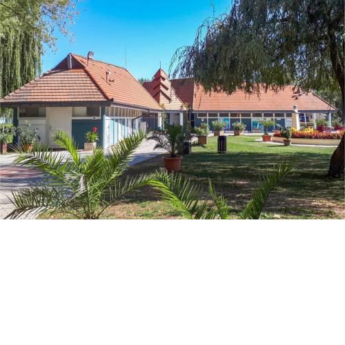 Nice apartment in Gyenesdiás w/ WiFi and 2 Bedrooms