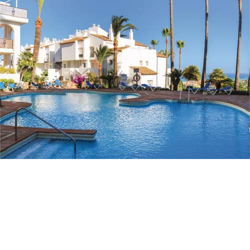 Nice apartment in La Duquesa with WiFi, Outdoor swimming pool and 2 Bedrooms