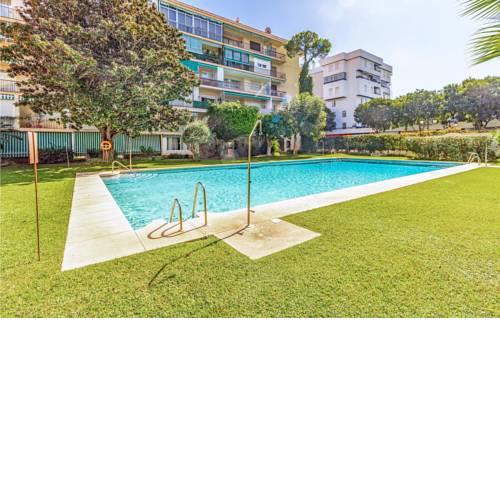 Nice apartment in Marbella w/ Outdoor swimming pool and 2 Bedrooms