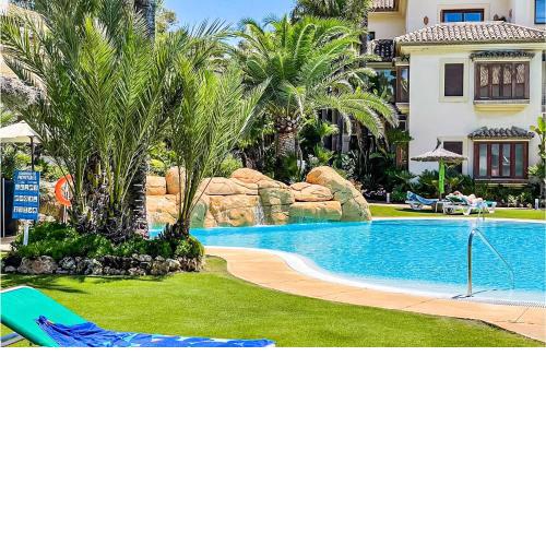 Nice apartment in Marbella with Outdoor swimming pool, WiFi and 3 Bedrooms