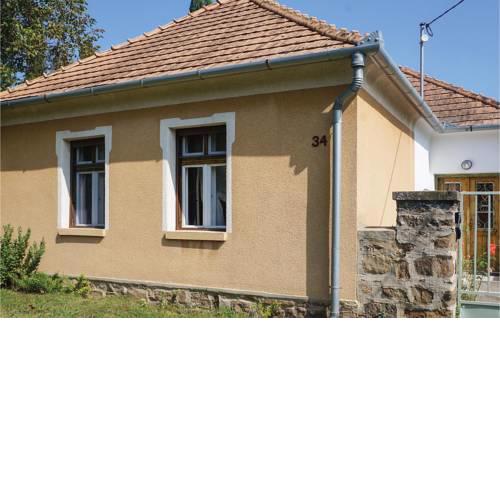 Nice apartment in Mindszentkálla w/ WiFi and 2 Bedrooms