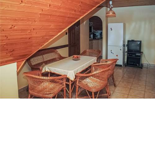 Nice apartment in Örvényes w/ 2 Bedrooms