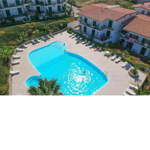 Nice apartment in SCALEA with Outdoor swimming pool, Indoor swimming pool and 2 Bedrooms