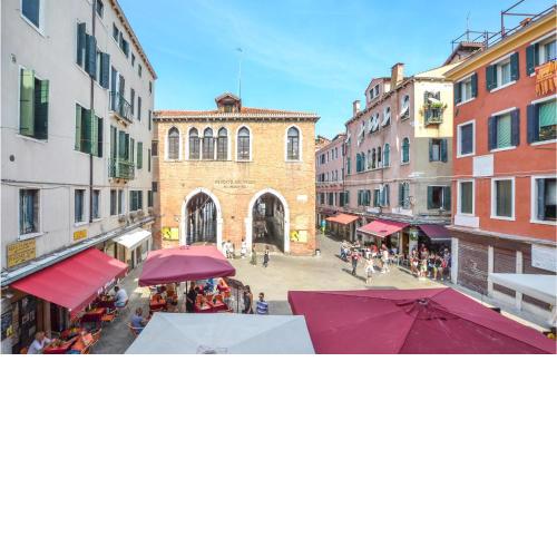 Nice apartment in Venezia with 2 Bedrooms and WiFi