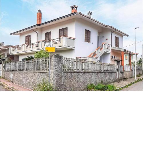 Nice apartment in Villaurbana with 3 Bedrooms