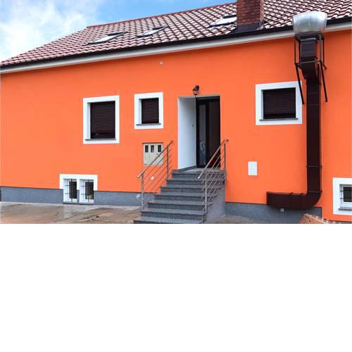 Nice apartment in Viskovo w/ 5 Bedrooms