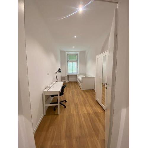 Nice Central City Room
