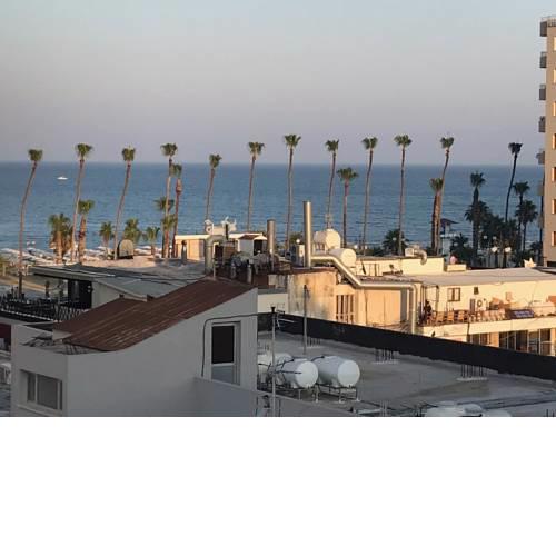 Nice flat in the city centre and 2 min from beach