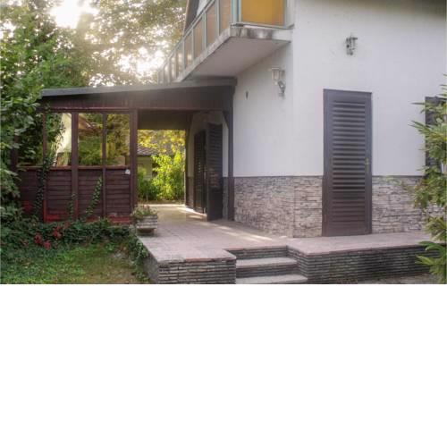 Nice home in Balatonfenyves w/ 2 Bedrooms