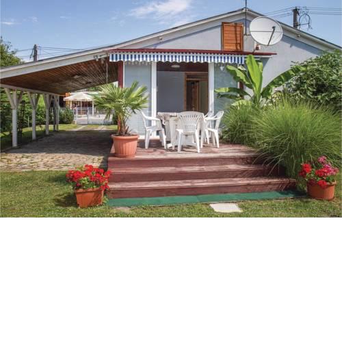 Nice home in Balatonmáriafürdö w/ 2 Bedrooms