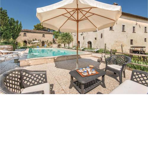 Nice home in Cantalice RI with 10 Bedrooms, WiFi and Private swimming pool