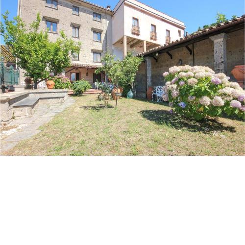 Nice home in Caserta Vecchia with WiFi and 5 Bedrooms