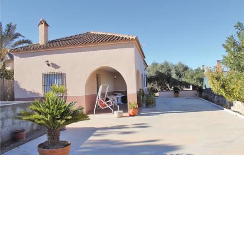 Nice home in Cox w/ WiFi and 4 Bedrooms