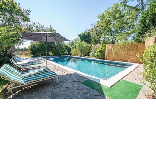 Nice home in Foiano with 5 Bedrooms, Private swimming pool and Outdoor swimming pool