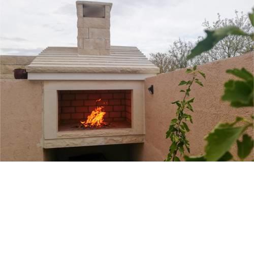Nice home in Lisicic w/ Outdoor swimming pool and 4 Bedrooms