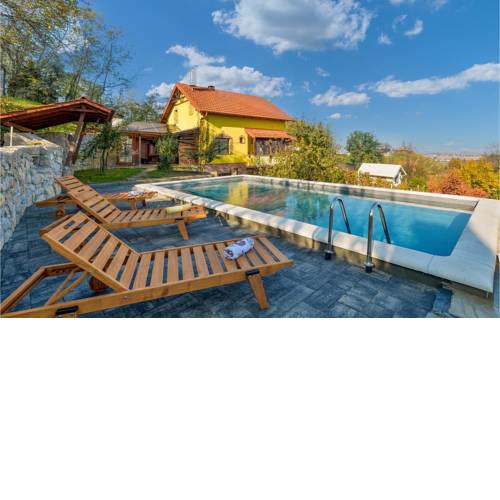 Nice home in Ludbreg w/ Outdoor swimming pool and 3 Bedrooms