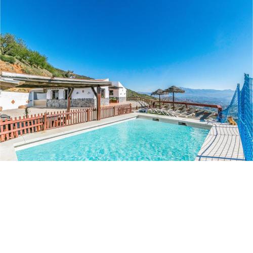 Nice home in Málaga with Outdoor swimming pool, WiFi and 3 Bedrooms