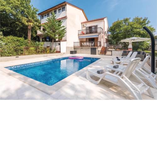 Nice home in Malinska w/ Outdoor swimming pool and 2 Bedrooms