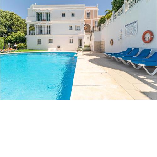 Nice home in Marbella with Outdoor swimming pool, WiFi and 2 Bedrooms