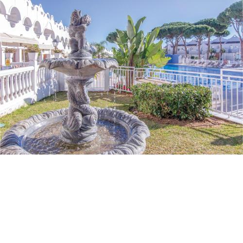 Nice home in Marbella with WiFi, Outdoor swimming pool and 2 Bedrooms