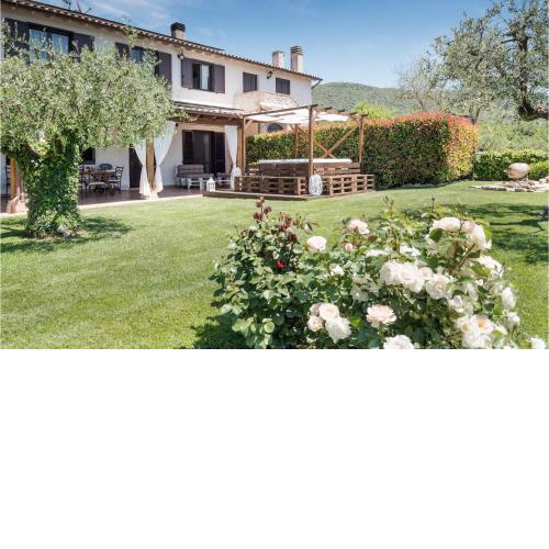 Nice home in Massa Martana with 3 Bedrooms and WiFi
