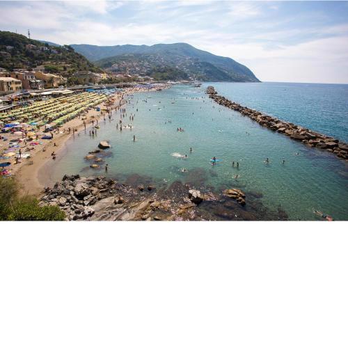 Nice home in Moneglia with 2 Bedrooms and WiFi