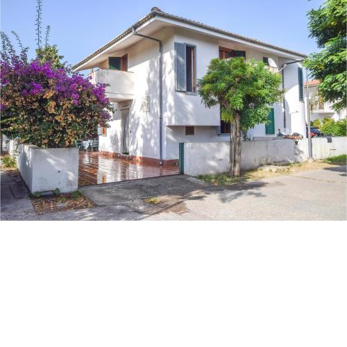 Nice home in Nicotera Marina with 3 Bedrooms and WiFi