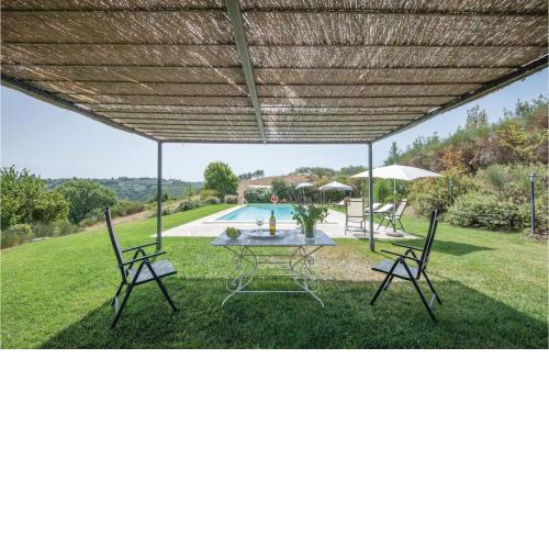 Nice home in Perugia with 6 Bedrooms, Private swimming pool and Outdoor swimming pool