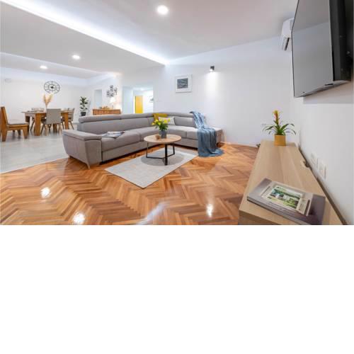 Nice home in Pula w/ Outdoor swimming pool and 2 Bedrooms