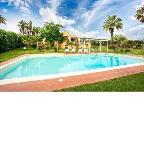 Nice home in Scicli with 5 Bedrooms, WiFi and Private swimming pool