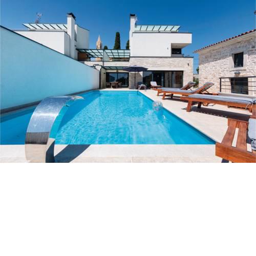 Nice home in Valtura w/ Outdoor swimming pool, Jacuzzi and Sauna