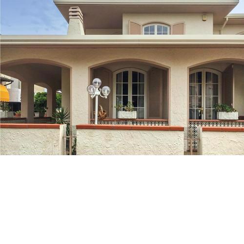 Nice Home In Viareggio With Wifi And 3 Bedrooms