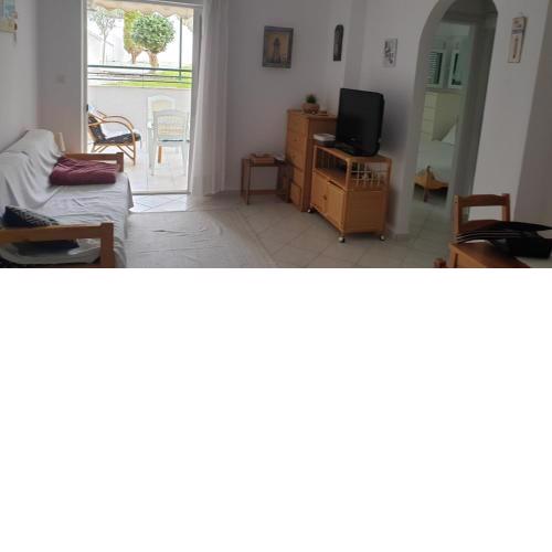 Nice homely 2-bedroom apartment close to the beach