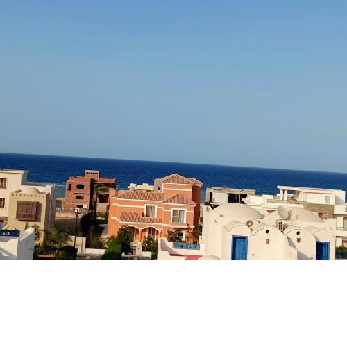 Nice house with private pool and beach access