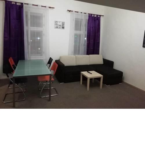 NICE LOCATED FLAT UP TO 6 GUESTS NEAR REALWAY STATION